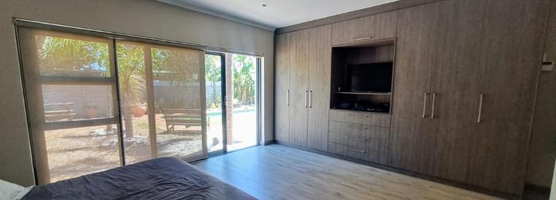 4 Bedroom Property for Sale in Amandelrug Western Cape